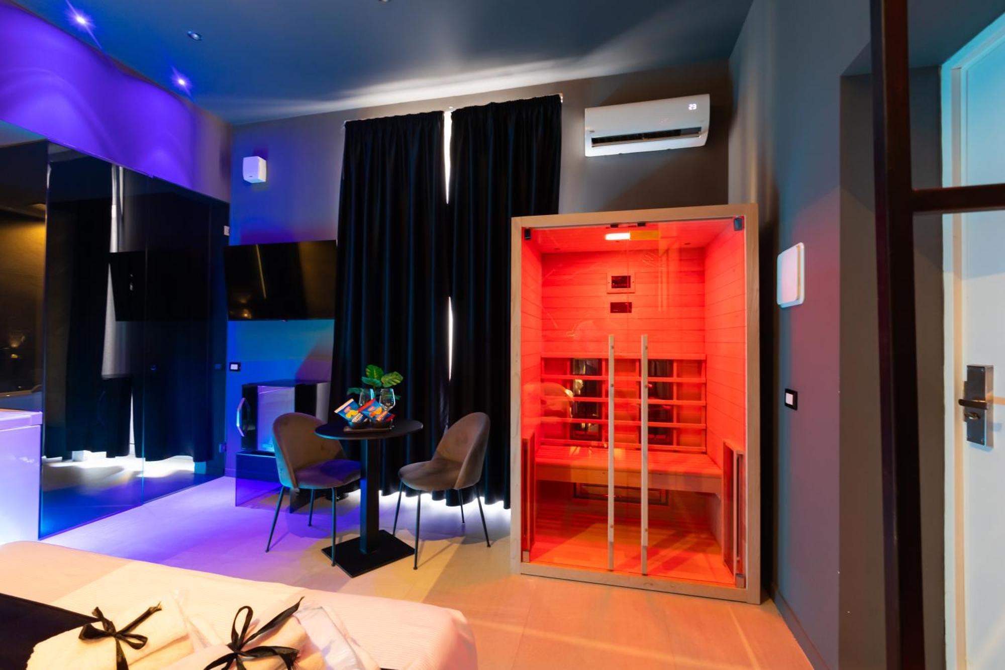 Maximum Suite & Spa — Fotos 1
